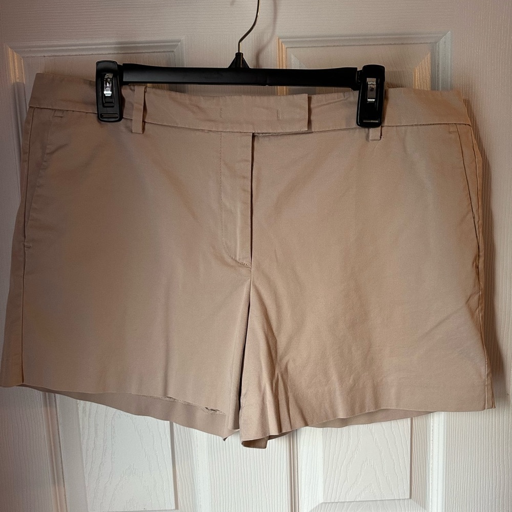 Ann Taylor Women’s Shorts Size 14